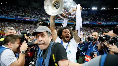Marcelo levanta la Champions en Kiev Marcelo levanta la Champions en Kiev
