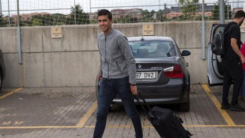 Rodri Hern&aacute;ndez en su llegada a la concentraci&oacute;n de la Selecci&oacute;n Espa&ntilde;ola