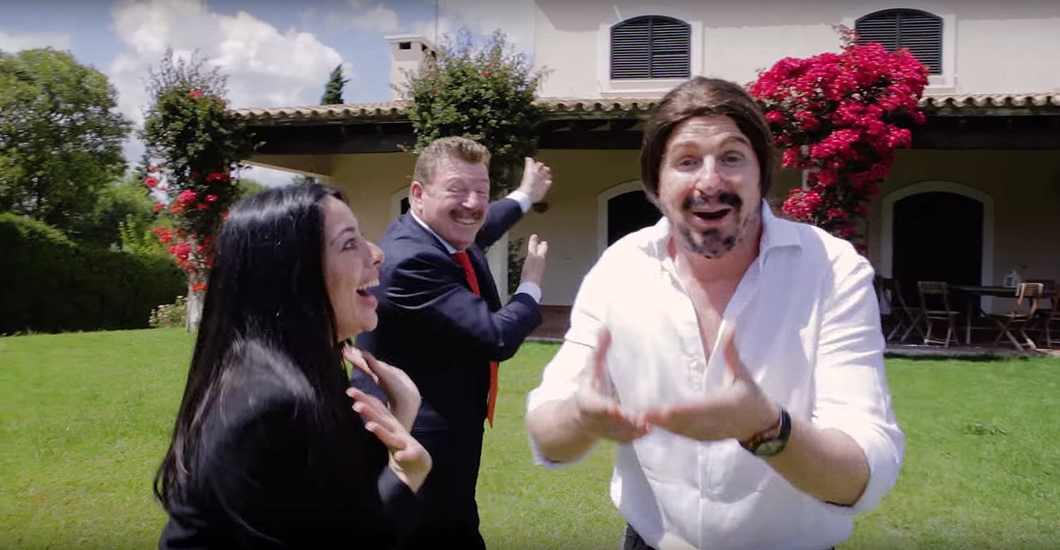 Los Morancos parodian la compra del chalet de Pablo Iglesias e Irene Montero a ritmo de 'Mayores' de Becky G Los Morancos parodian la compra del chalet de Pablo Iglesias e Irene Montero a ritmo de 'Mayores' de Becky G