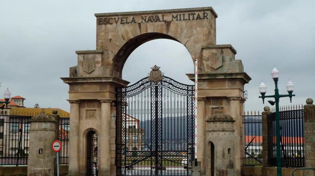 Cinco tenientes serán procesados por acosar a un compañero en la Escuela Naval de Marín cuando eran alféreces Cinco tenientes serán procesados por acosar a un compañero en la Escuela Naval de Marín cuando eran alféreces