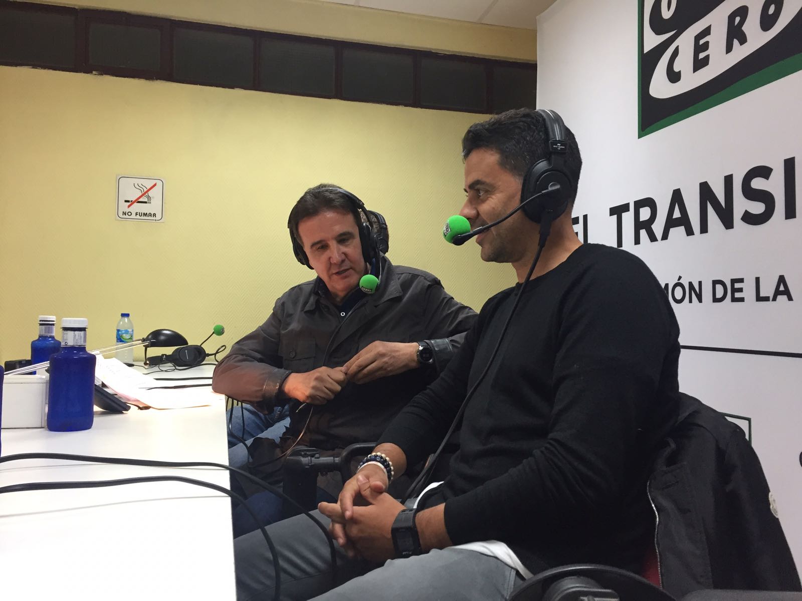Escucha la entrevista completa de José Ramón de La Morena al entrenador, presidente y jugadores del Rayo Vallecano en El Transistor Escucha la entrevista completa de José Ramón de La Morena al entrenador, presidente y jugadores del Rayo Vallecano en El Transistor