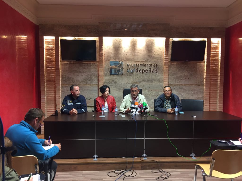 Martín subraya que el protocolo de tormentas de Valdepeñas ha funcionado correctamente Martín subraya que el protocolo de tormentas de Valdepeñas ha funcionado correctamente