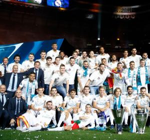 Las plantillas de fútbol y baloncesto del Real Madrid, juntas en Europa Las plantillas de fútbol y baloncesto del Real Madrid, juntas en Europa
