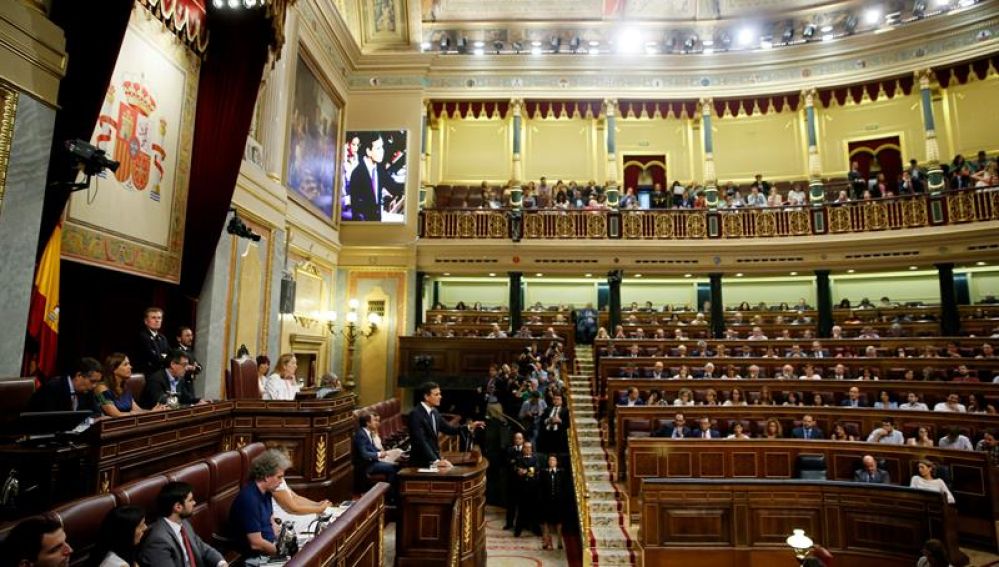 Vista general del Congreso durante una intervención de Pedro Sánchez Vista general del Congreso durante una intervención de Pedro Sánchez