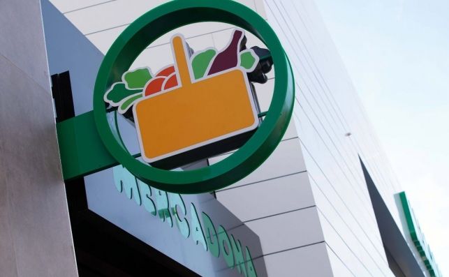 Mercadona firma preacuerdo para subir un 15% los sueldos de su plantilla e instalar el sistema de fichaje Mercadona firma preacuerdo para subir un 15% los sueldos de su plantilla e instalar el sistema de fichaje