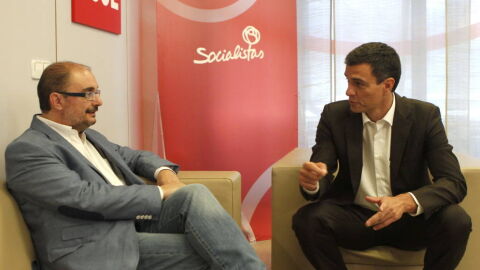 Foto de archivo de reuni&oacute;n entre Lamb&aacute;n y S&aacute;nchez