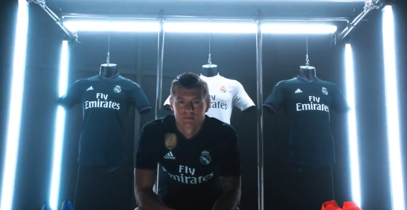 El Real Madrid presenta su primera y segunda equipación para la temporada 2018/2019 El Real Madrid presenta su primera y segunda equipación para la temporada 2018/2019