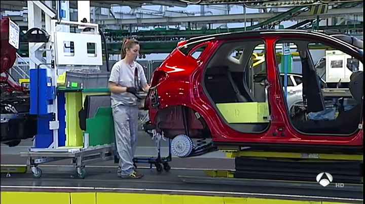 Renault no elimina el tercer turno y mantiene a 450 trabajadores Renault no elimina el tercer turno y mantiene a 450 trabajadores