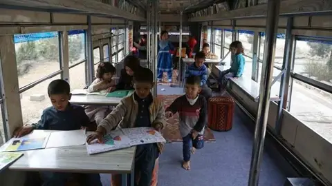 Autobús de los libros en Kabul Autobús de los libros en Kabul