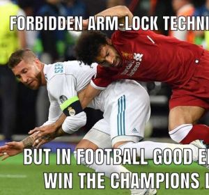 'Meme' de la acción de Sergio Ramos con Salah 'Meme' de la acción de Sergio Ramos con Salah