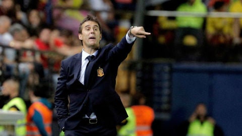 Julen Lopetegui da indicaciones