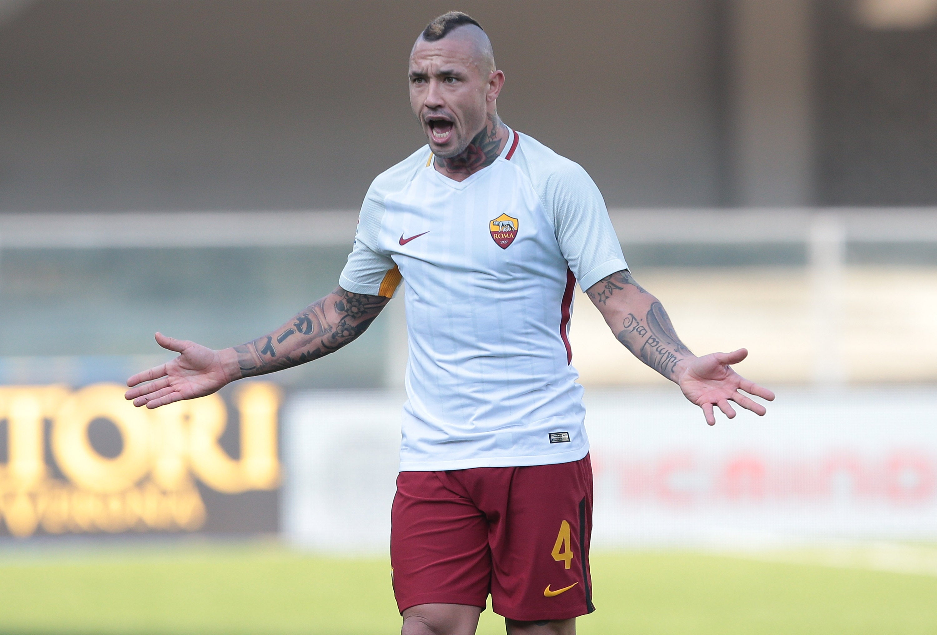 <p>Nainggolan: "Los futbolistas no salen del armario por vergüenza"</p> <p>Nainggolan: "Los futbolistas no salen del armario por vergüenza"</p>