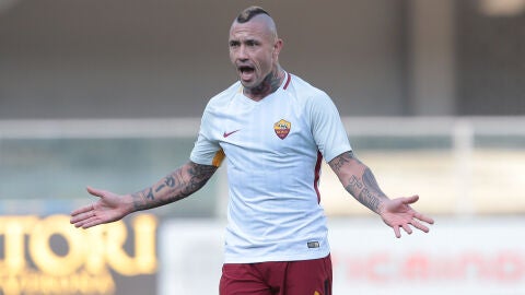 Nainggolan, durante un partido con la Roma
