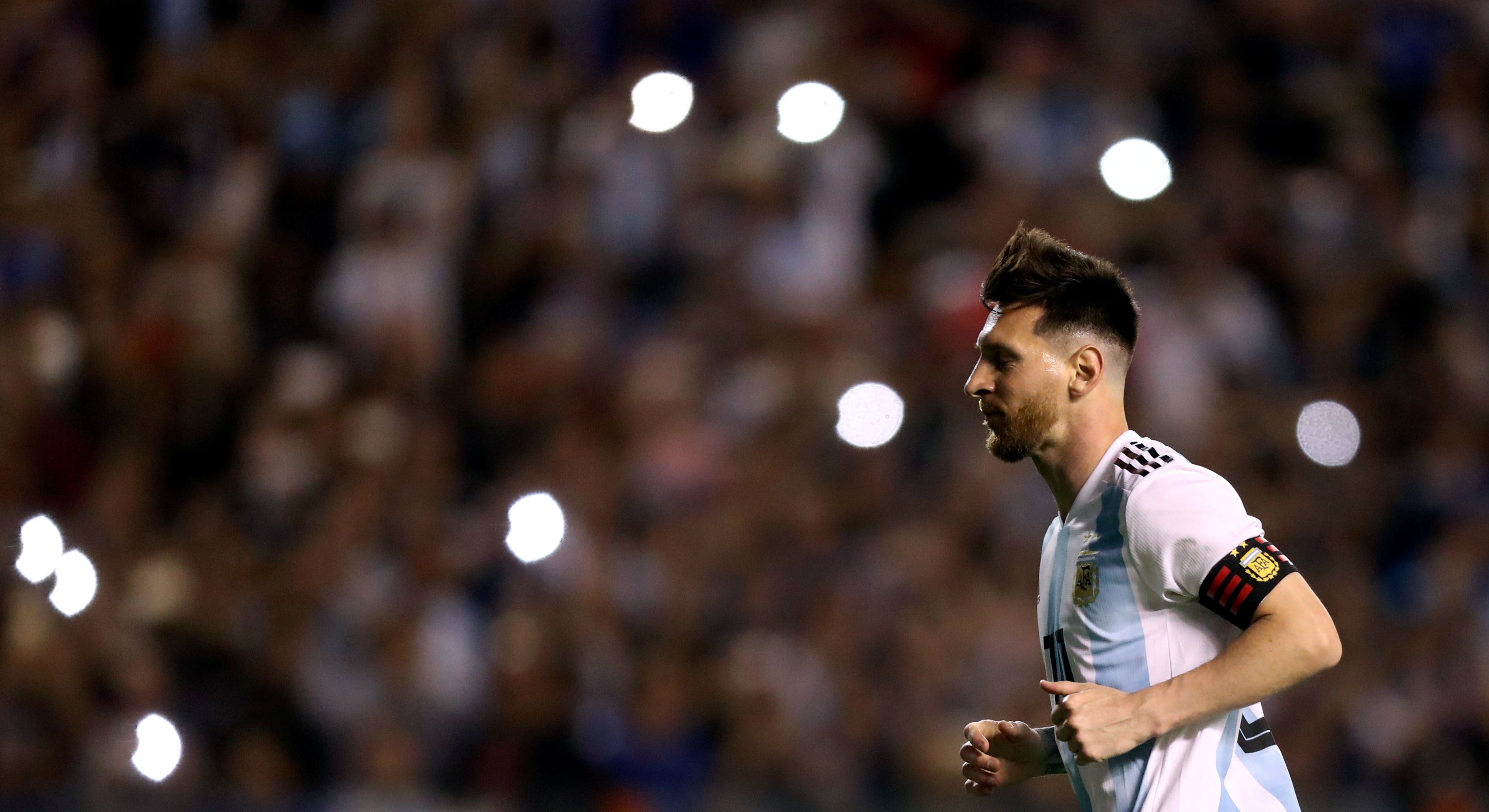 <p>La carta de 70 niños palestinos a Messi: "Vienes a jugar en un estadio construido sobre nuestra aldea destruida"</p> <p>La carta de 70 niños palestinos a Messi: "Vienes a jugar en un estadio construido sobre nuestra aldea destruida"</p>