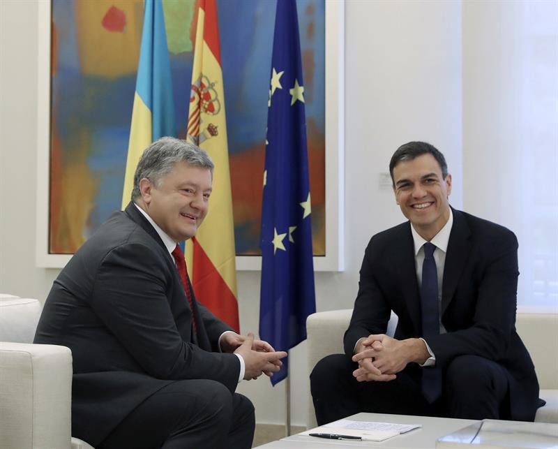 <p>Sánchez recibe en Moncloa al presidente de Ucrania en su primer acto como presidente</p> <p>Sánchez recibe en Moncloa al presidente de Ucrania en su primer acto como presidente</p>