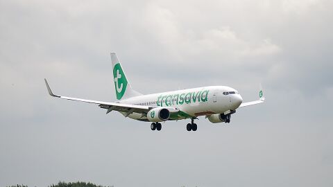 Un avi&oacute;n de la aerol&iacute;nea Transavia