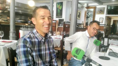 Tete y Crispi, del UMA Antequera, en el Mes&oacute;n Cantarrana