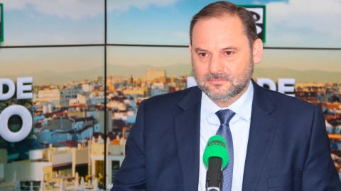 Jos&eacute; Luis &Aacute;balos durante una entrevista en Onda Cero
