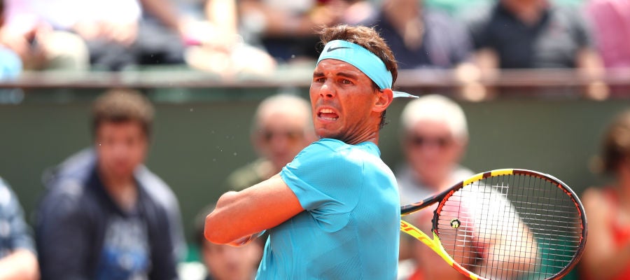 Nadal golpea con su 'drive' en el partido contra Marterer Nadal golpea con su 'drive' en el partido contra Marterer