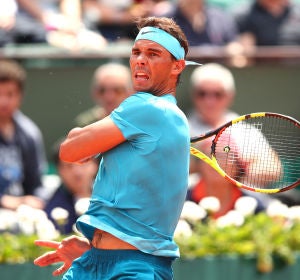 Nadal golpea con su 'drive' en el partido contra Marterer Nadal golpea con su 'drive' en el partido contra Marterer