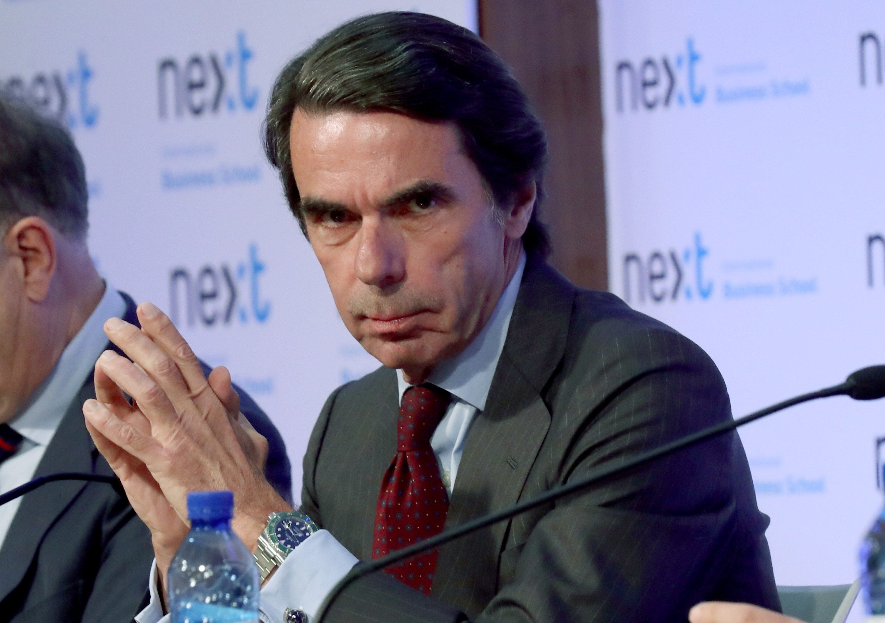 Personas Físicas: Aznar siempre aparece en el mejor momento Personas Físicas: Aznar siempre aparece en el mejor momento