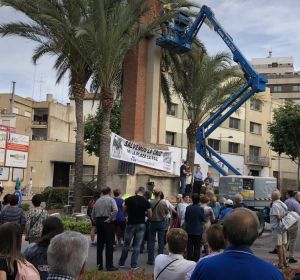 ARCHIVO || Momento de la retirada de la Cruz de los Caídos. ARCHIVO || Momento de la retirada de la Cruz de los Caídos.