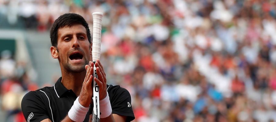 Djokovic se lamenta tras un punto ante Cecchinato Djokovic se lamenta tras un punto ante Cecchinato