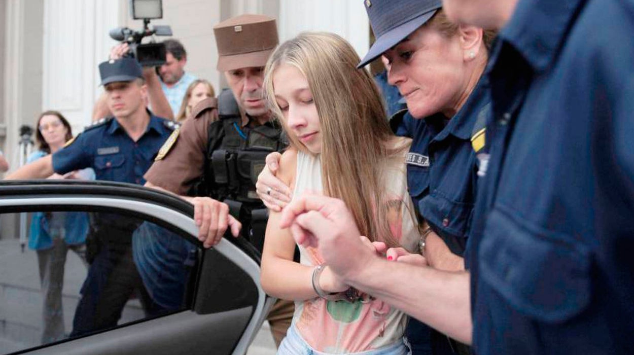 Condenan a cadena perpetua a una joven argentina de 19 años que mató a su novio Condenan a cadena perpetua a una joven argentina de 19 años que mató a su novio