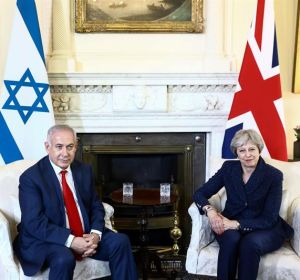 Theresa May con Benjamin Netanyahu Theresa May con Benjamin Netanyahu