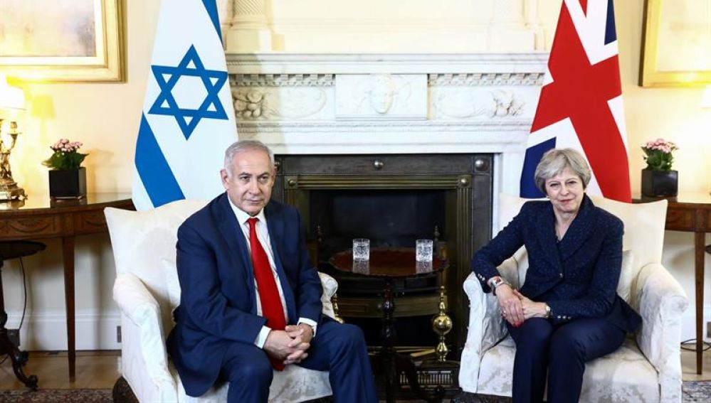 Theresa May con Benjamin Netanyahu