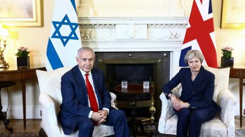 Theresa May con Benjamin Netanyahu