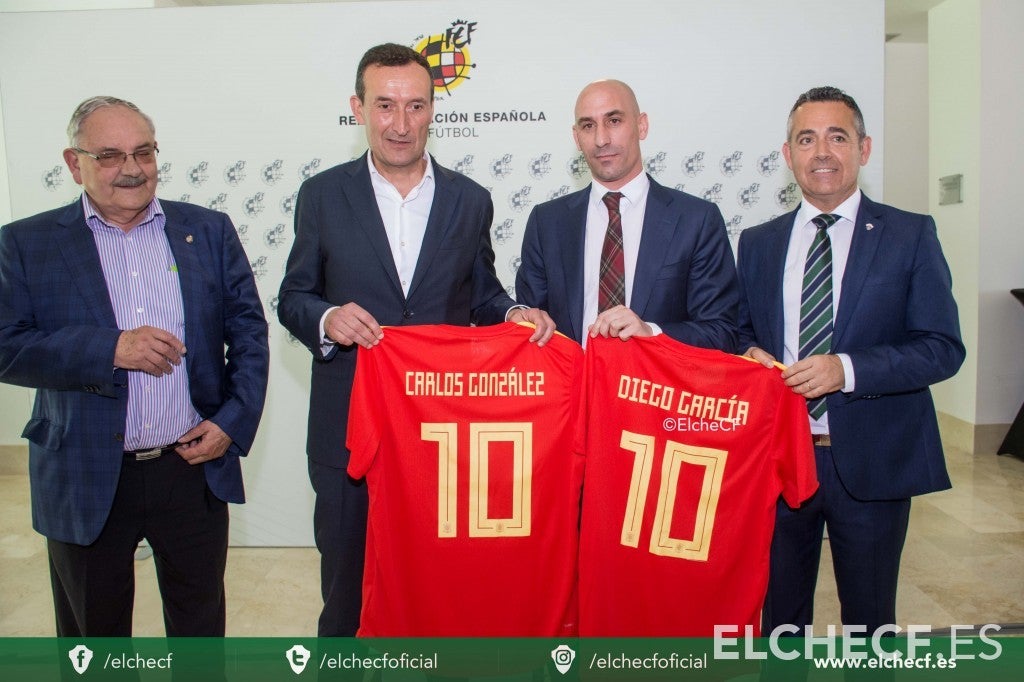 <p>La anécdota de Rubiales en Elche: "¿Dónde está Nino? Que no se vaya que quiero darle un abrazo"</p> <p>La anécdota de Rubiales en Elche: "¿Dónde está Nino? Que no se vaya que quiero darle un abrazo"</p>
