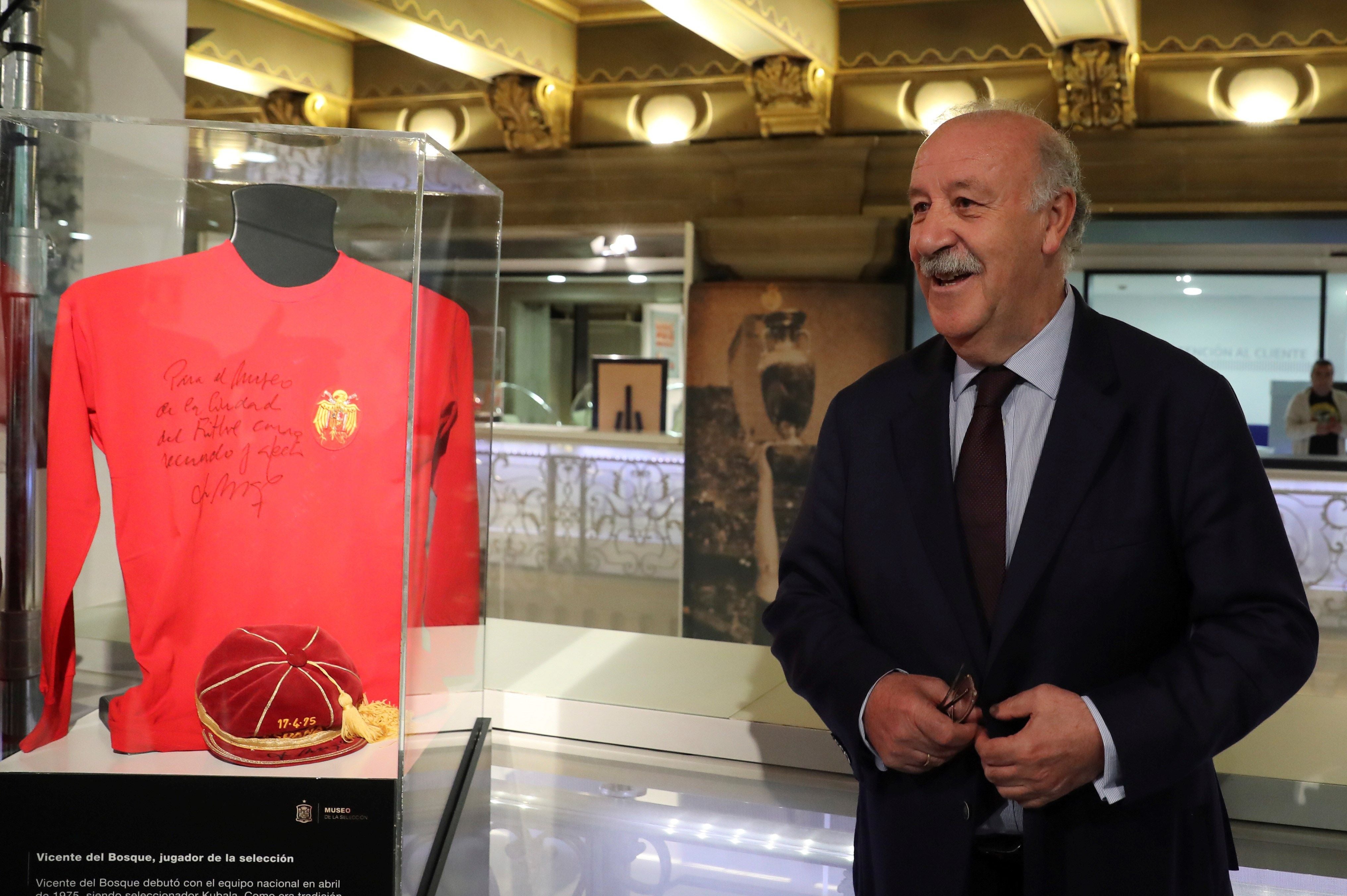 Del Bosque: "No creo que la destitución de Lopetegui afecte al equipo" Del Bosque: "No creo que la destitución de Lopetegui afecte al equipo"