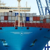Vista del mayor buque contenedor del mundo, el "Maersk MC-Kinney Moller", a su llegada al puerto de Gdansk (Archivo)