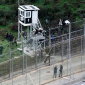 400 inmigrantes asaltan la frontera de Ceuta