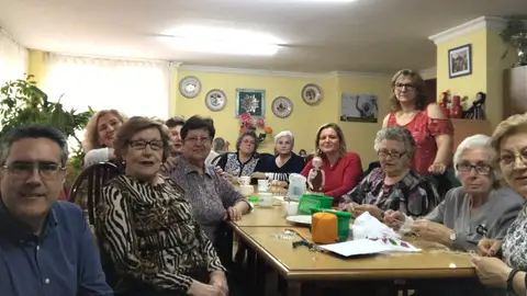El PP se reunió con la Asociación de Jubiladas del barrio de La Granja El PP se reunió con la Asociación de Jubiladas del barrio de La Granja