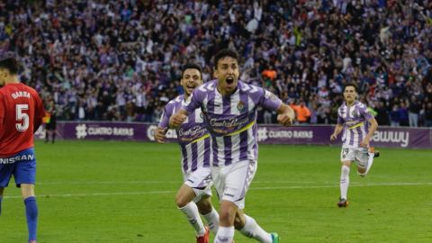 Los jugadores del Valladolid celebran un gol ante el Sporting