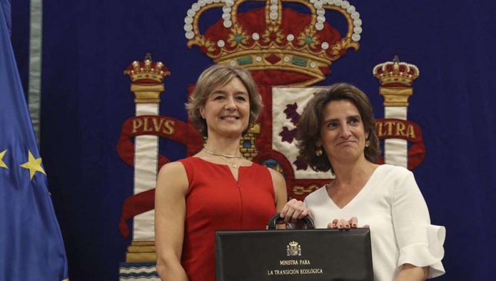 Teresa Ribera con Isabel García Tejerina
