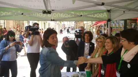 La alcaldesa, Pilar Zamora, ha participado en la cuestación de la AECC La alcaldesa, Pilar Zamora, ha participado en la cuestación de la AECC
