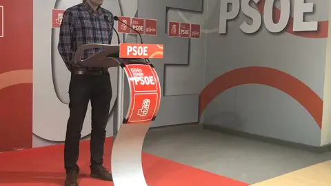 Iván Fernández Ardura, secretario general del PSOE de Gijón Rueda de prensa en la Casa del Pueblo de Gijón