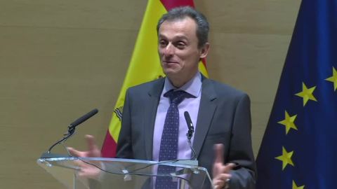 Pedro Duque durante el traspaso de carteras