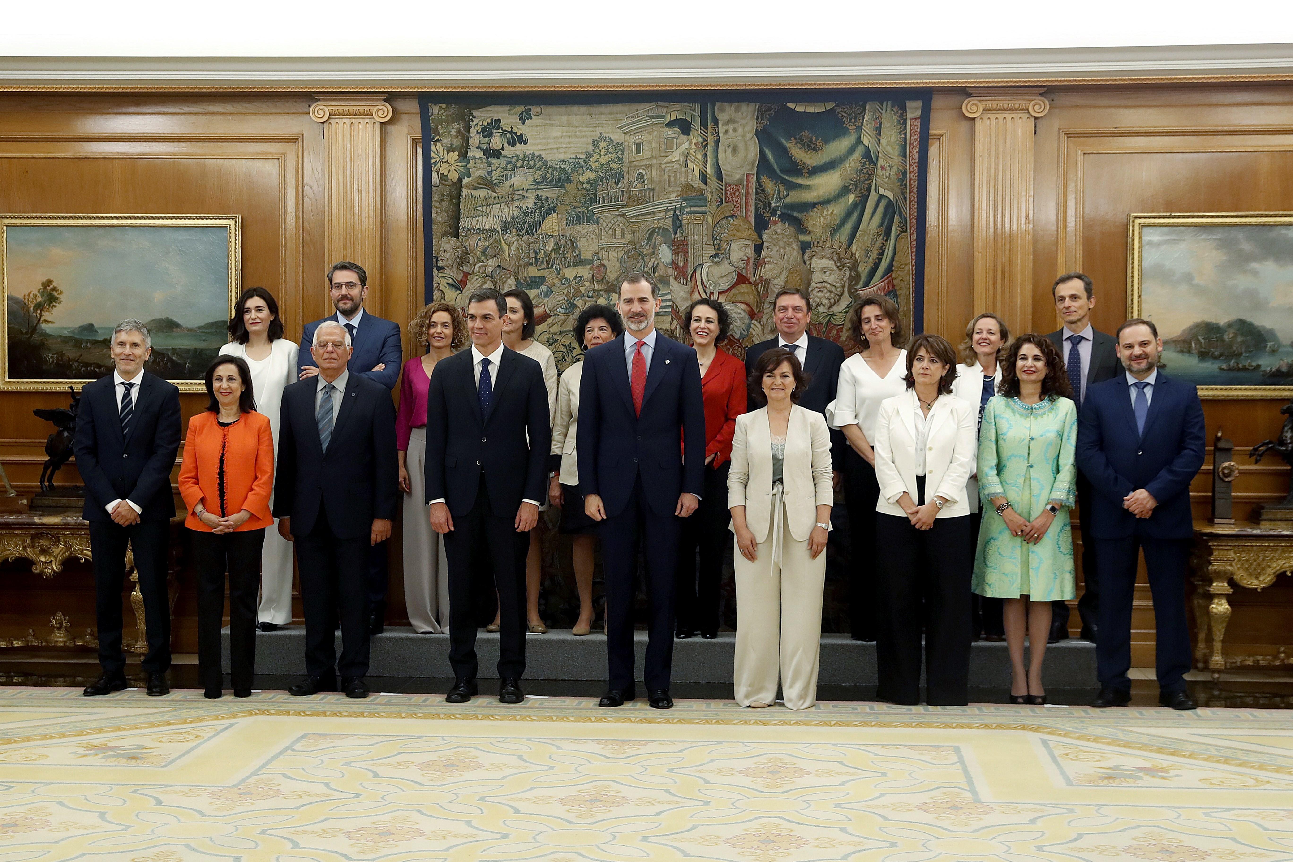 <p>El Congreso aplaza la primera sesión de control del nuevo Gobierno</p> <p>El Congreso aplaza la primera sesión de control del nuevo Gobierno</p>