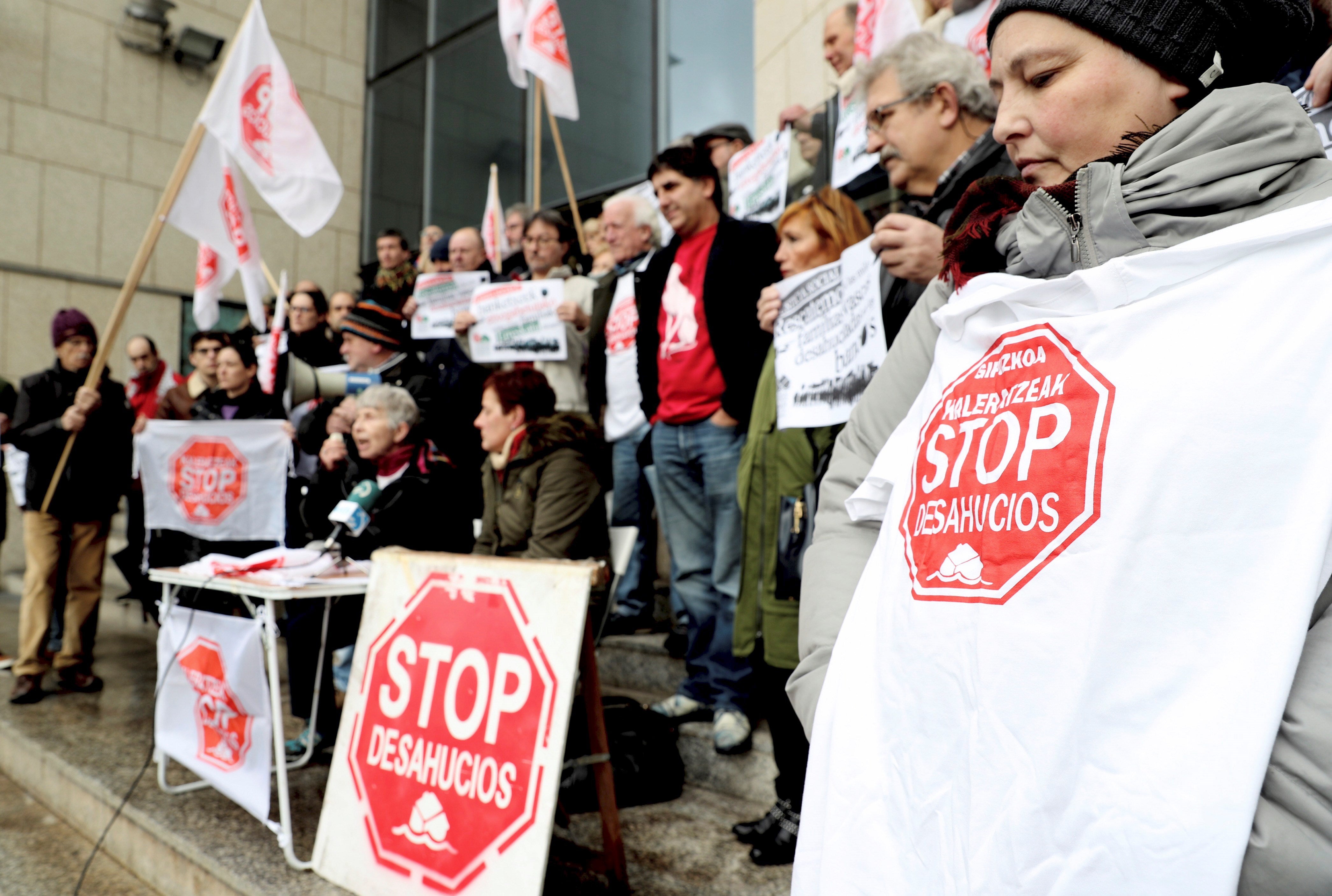 Podemos lleva al Tribunal Constitucional la ley de desahucios exprés Podemos lleva al Tribunal Constitucional la ley de desahucios exprés