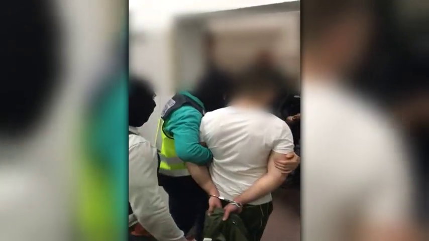 <p>Detenido en Cádiz 'El Castaña', uno de los mayores narcotraficantes de hachis</p> <p>Detenido en Cádiz 'El Castaña', uno de los mayores narcotraficantes de hachis</p>