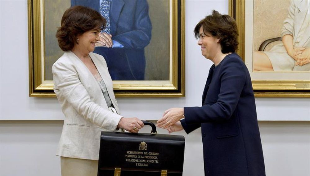 Calvo recibe la cartera de la exvicepresidenta Sáenz de Santamaría