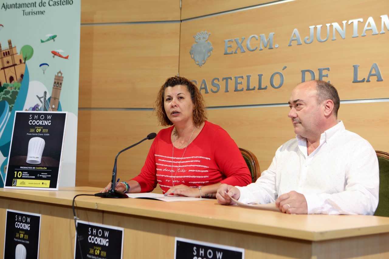<p><span>La Plaza Santa Clara acoge la edición más dinámica del acto gastronómico </span><span>Show Cooking</span></p> <p><span>La Plaza Santa Clara acoge la edición más dinámica del acto gastronómico </span><span>Show Cooking</span></p>