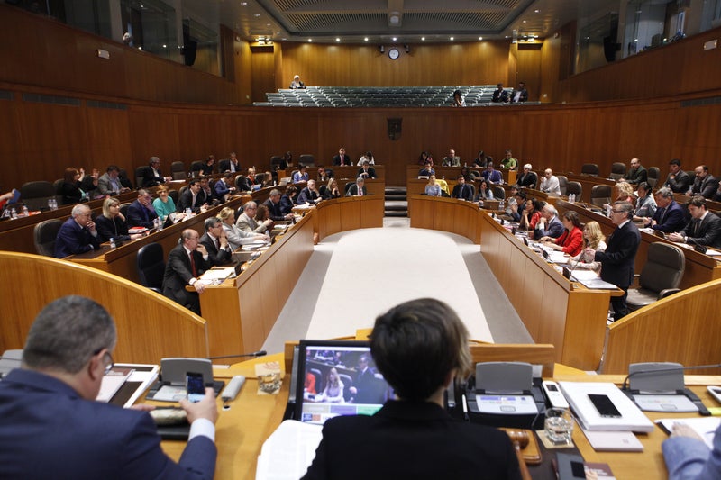 <p>Postura común sobre la reforma de la financiación autonómica</p> <p>Postura común sobre la reforma de la financiación autonómica</p>
