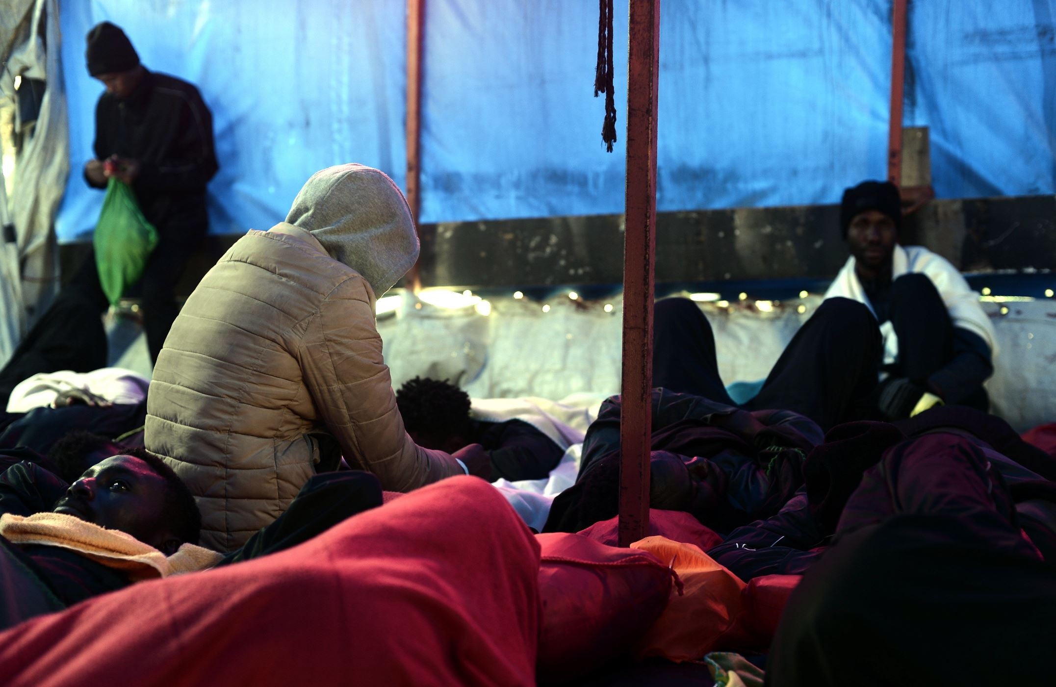 <p>Los 630 migrantes del Aquarius llegarán a Valencia de forma escalonada entre las 6 y las 12 de la mañana de este domingo</p> <p>Los 630 migrantes del Aquarius llegarán a Valencia de forma escalonada entre las 6 y las 12 de la mañana de este domingo</p>
