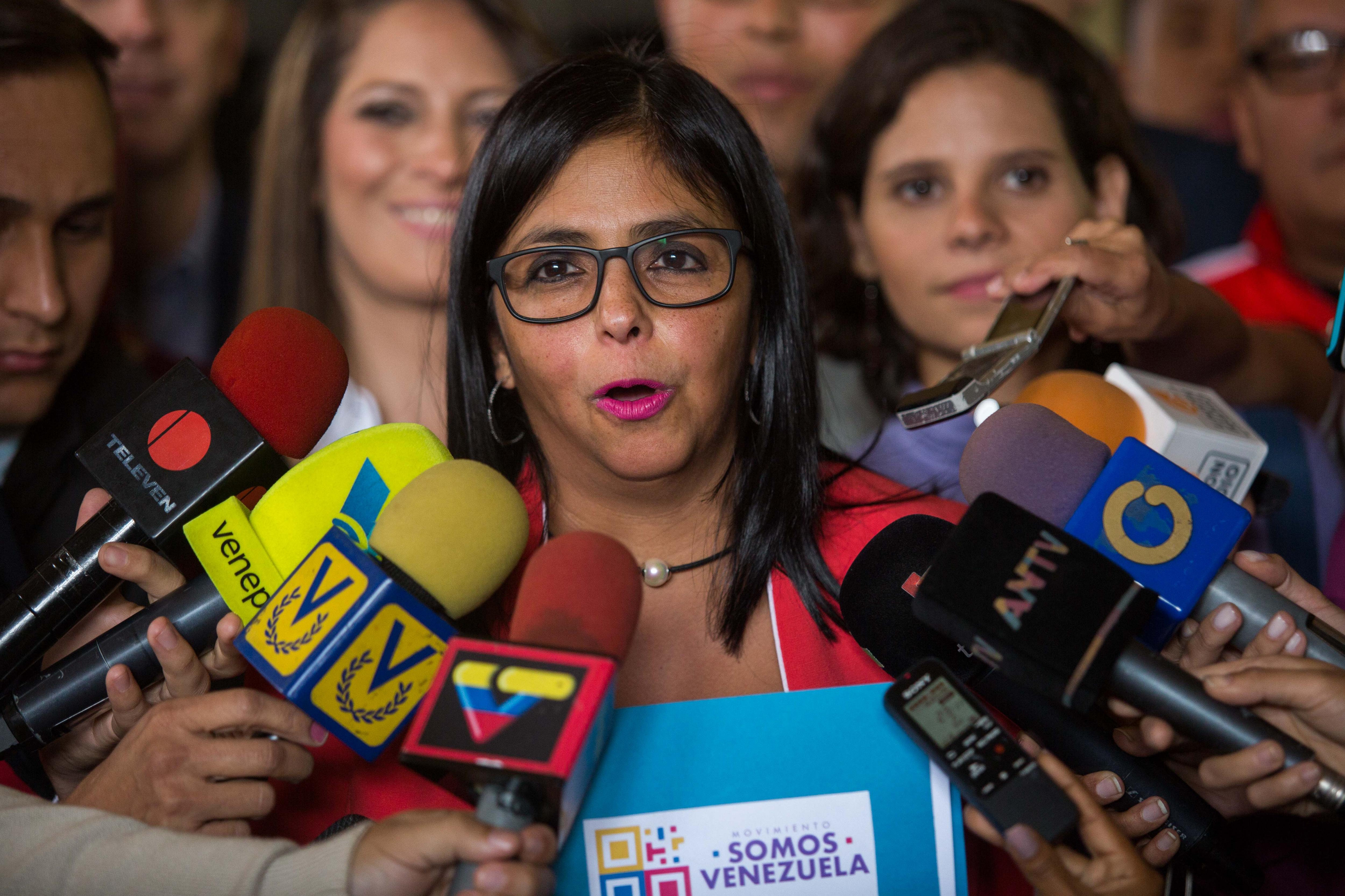 La vicepresidenta de Maduro dice que "la ayuda alimentaria de EEUU a Venezuela es cancerígena" La vicepresidenta de Maduro dice que "la ayuda alimentaria de EEUU a Venezuela es cancerígena"