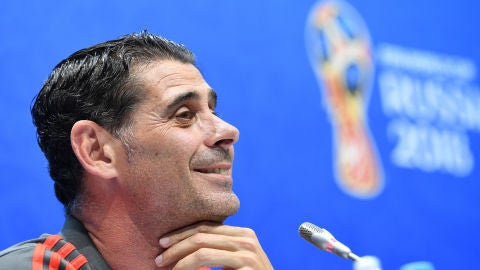 Fernando Hierro comparece ante los medios de comunicaci&oacute;n